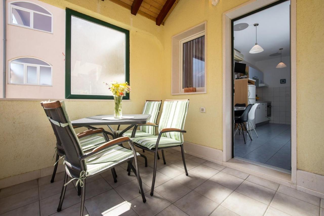 Apartmani Filipic Bol Bagian luar foto