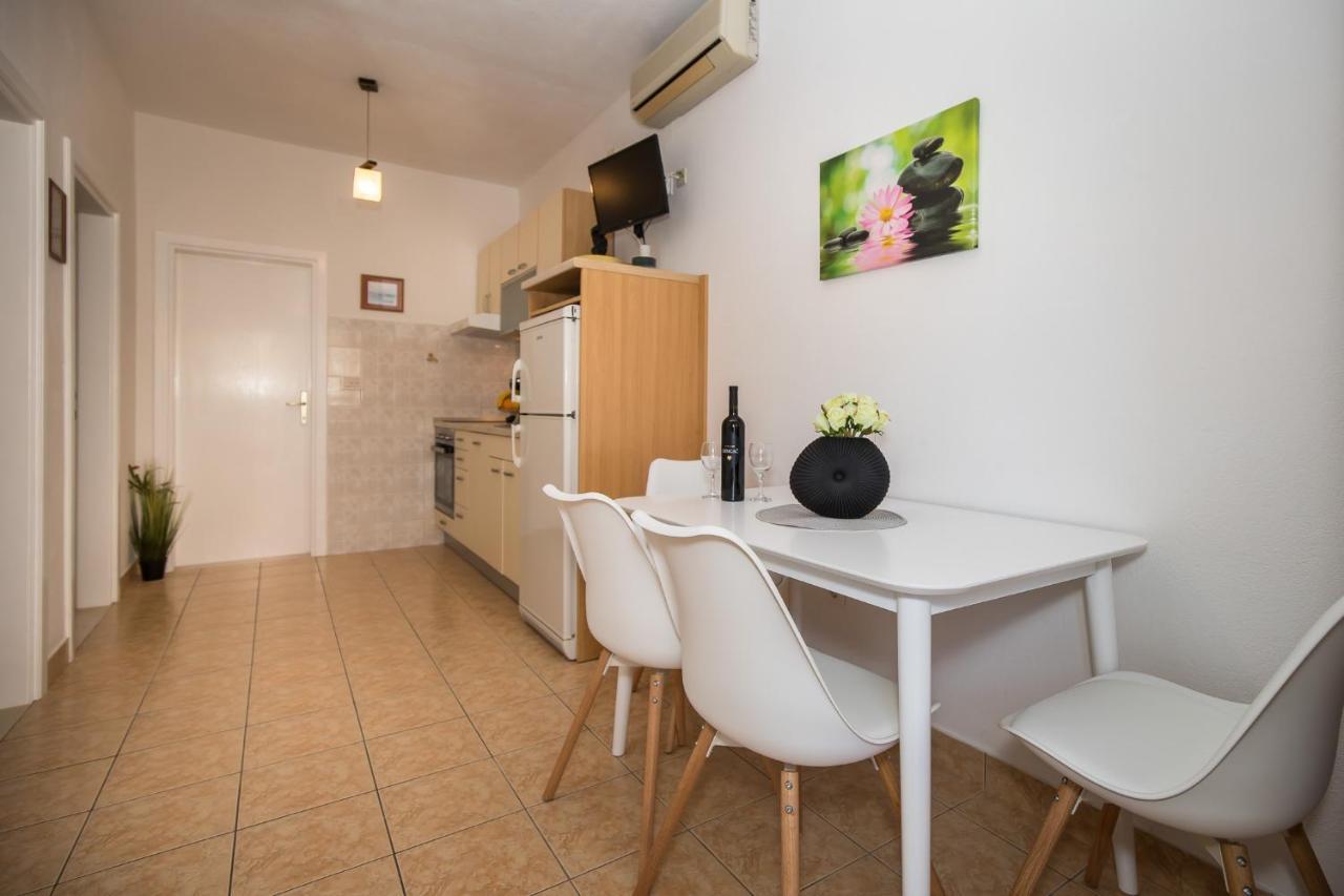 Apartmani Filipic Bol Bagian luar foto