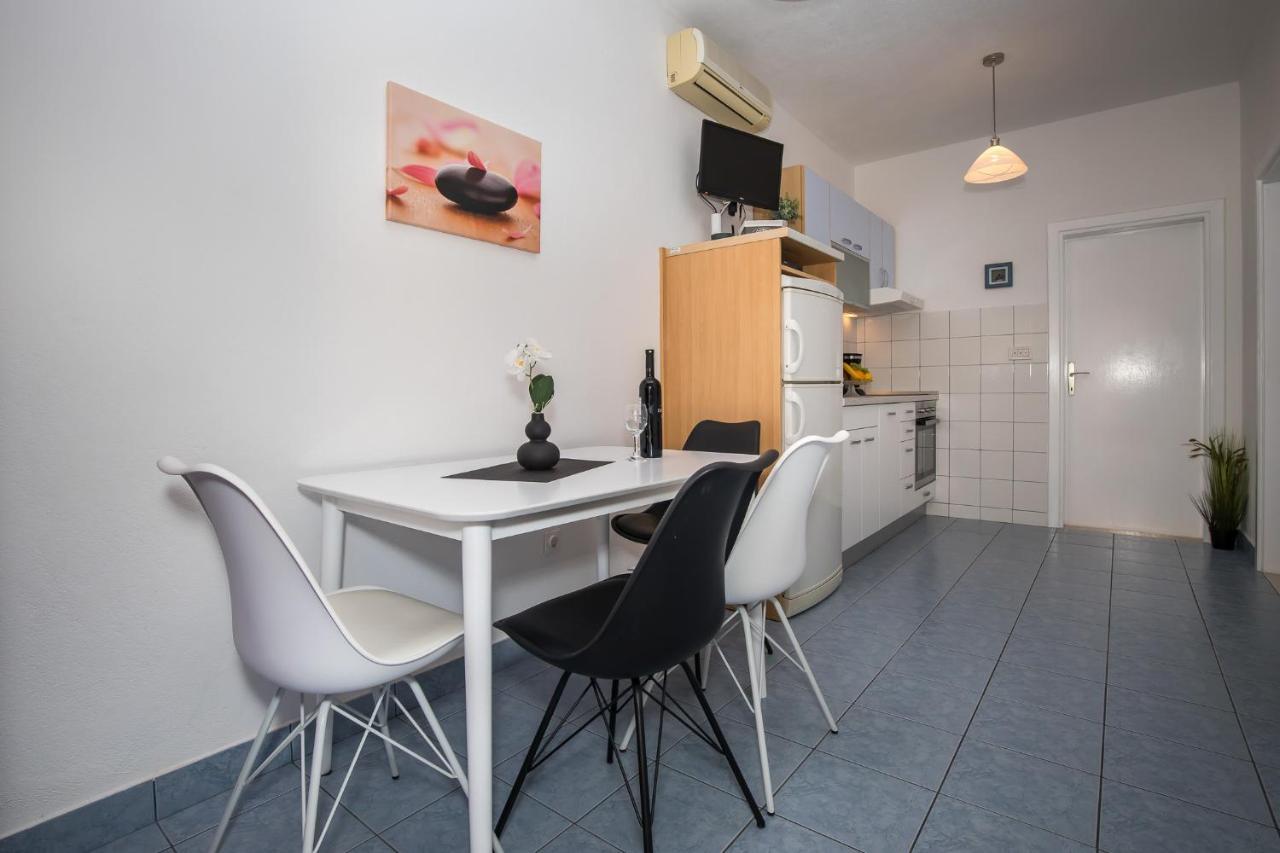 Apartmani Filipic Bol Bagian luar foto